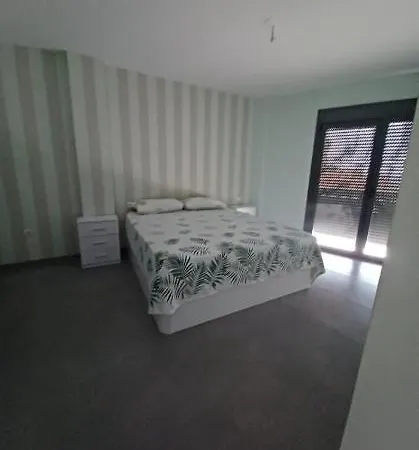Holidays Only A 100 Meters From The 4*